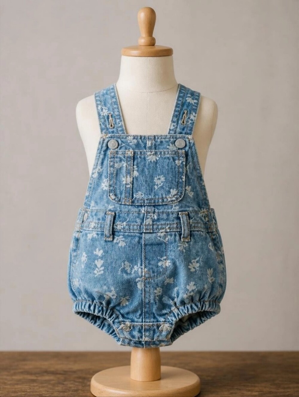 Baby Girl Old Navy Denim Jean overall short 6-12 mo floral print %100 Cotton